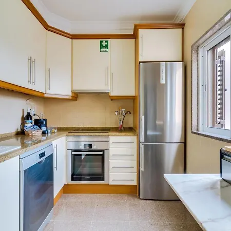 Al - Terrace Penthouse Apartman *